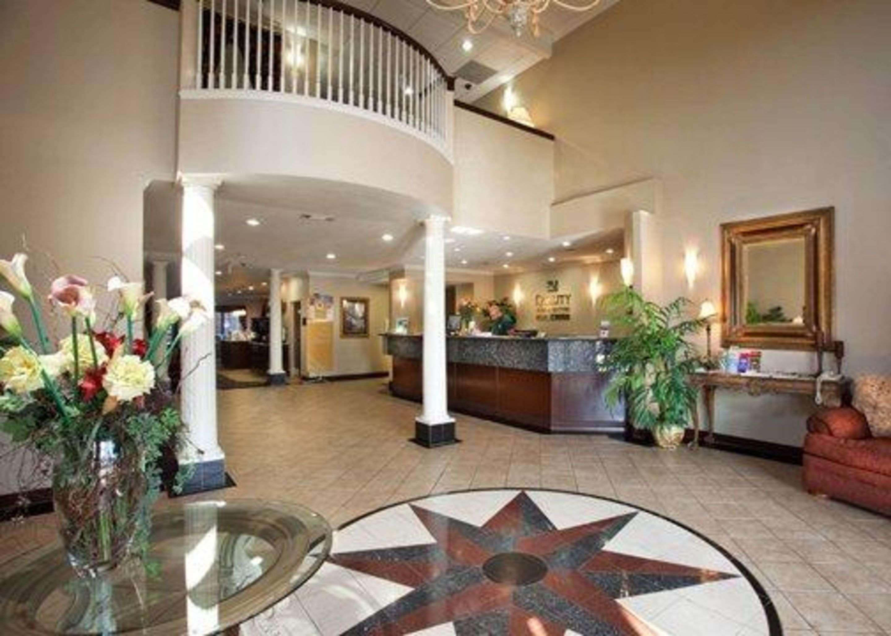 Quality Inn & Suites Near University Waco Exterior foto